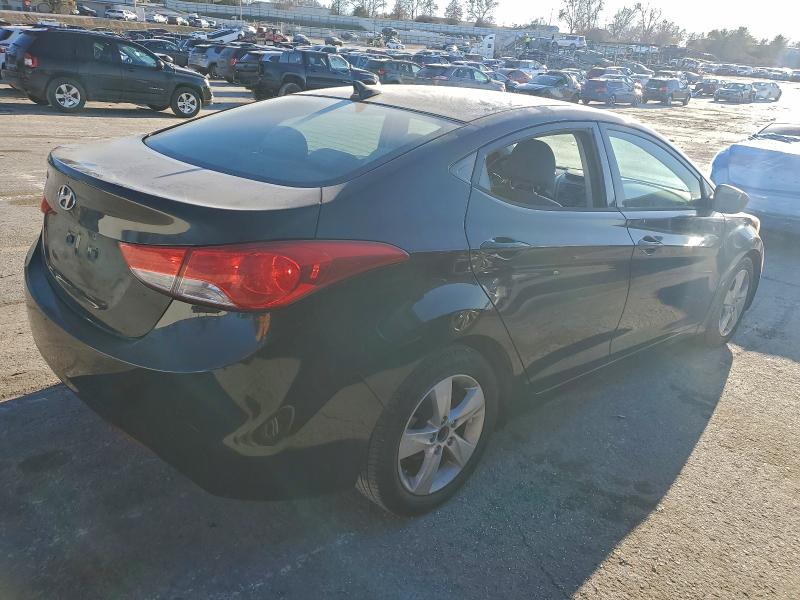 Photo 3 from auction – 2013 HYUNDAI ELANTRA with VIN 5NPDH4AE2DH258296