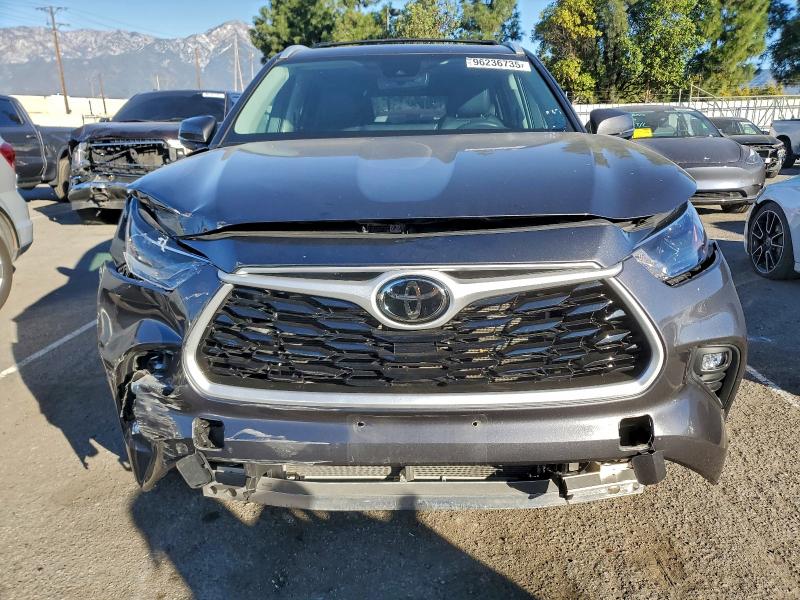 Photo 5 from auction – 2023 TOYOTA HIGHLANDER with VIN 5TDKDRAH5PS514388