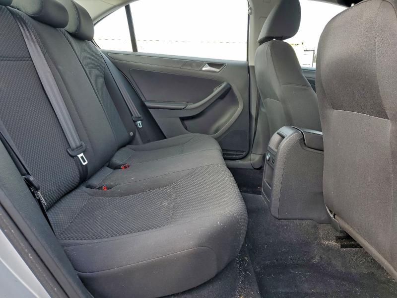 Photo 10 from auction – 2013 VOLKSWAGEN JETTA BASE with VIN 3VW2K7AJ7DM268997