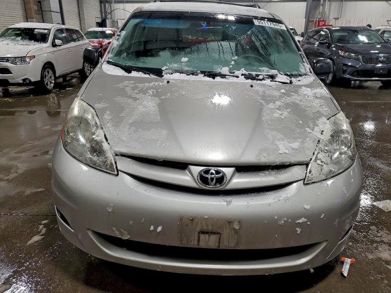Photo 5 from auction – 2010 TOYOTA SIENNA CE with VIN 5TDKK4CC3AS316698