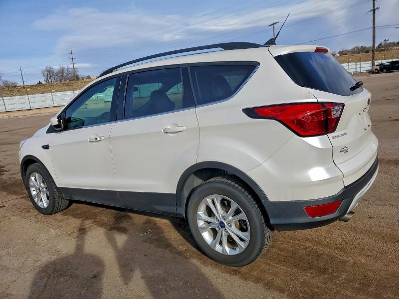 Photo 2 from auction – 2019 FORD ESCAPE SEL with VIN 1FMCU9HD9KUC53886