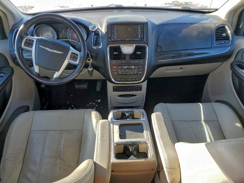 Photo 8 from auction – 2011 CHRYSLER TOWN & COU with VIN 2A4RR8DG6BR633527
