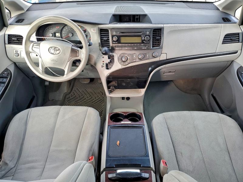 Photo 8 from auction – 2012 TOYOTA SIENNA with VIN 5TDZK3DC8CS206708
