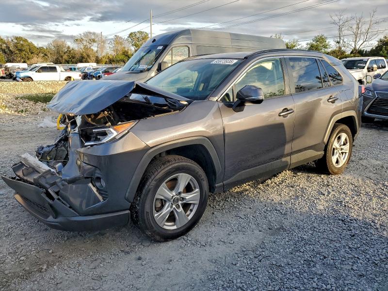 TOYOTA RAV4 XLE 2019 with VIN JTMW1RFVXKD516196 - Photo from auction