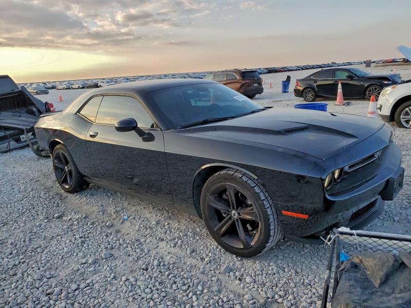 Photo 4 from auction – 2018 DODGE CHALLENGER with VIN 2C3CDZAG4JH171854