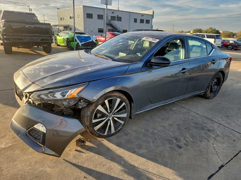 NISSAN ALTIMA SR 2019 with VIN 1N4BL4CV3KN314817 - Photo from auction