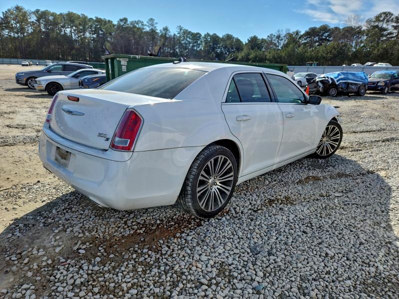 Photo 3 from auction – 2014 CHRYSLER 300 S with VIN 2C3CCABG5EH141996