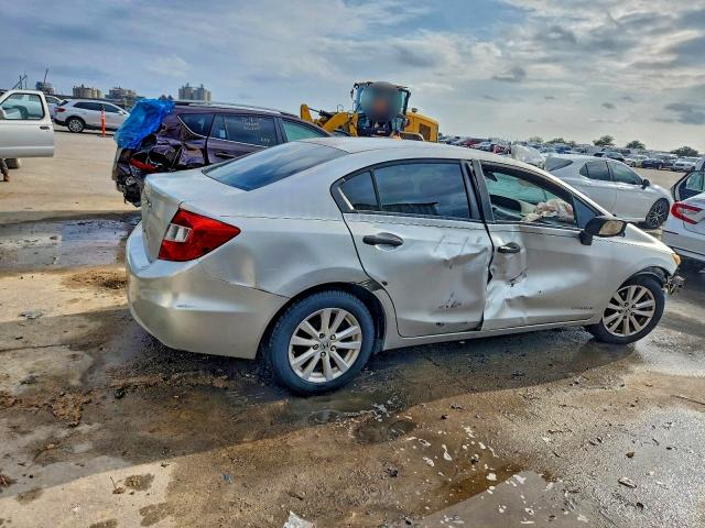 Photo 3 from auction – 2012 HONDA CIVIC DX with VIN 2HGFB2F27CH515698