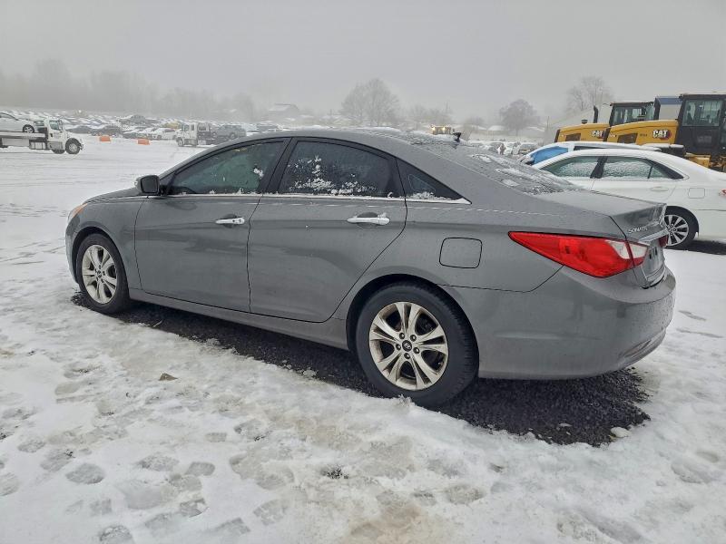 Photo 2 from auction – 2012 HYUNDAI SONATA SE with VIN 5NPEC4AC9CH447236