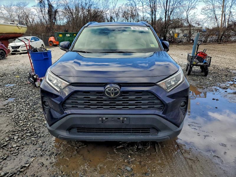 Photo 5 from auction – 2019 TOYOTA RAV4 XLE with VIN JTMP1RFV3KJ024647