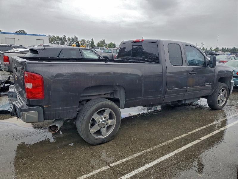 Photo 3 from auction – 2011 CHEVROLET SILVERADO with VIN 1GC2CXE80BZ304290