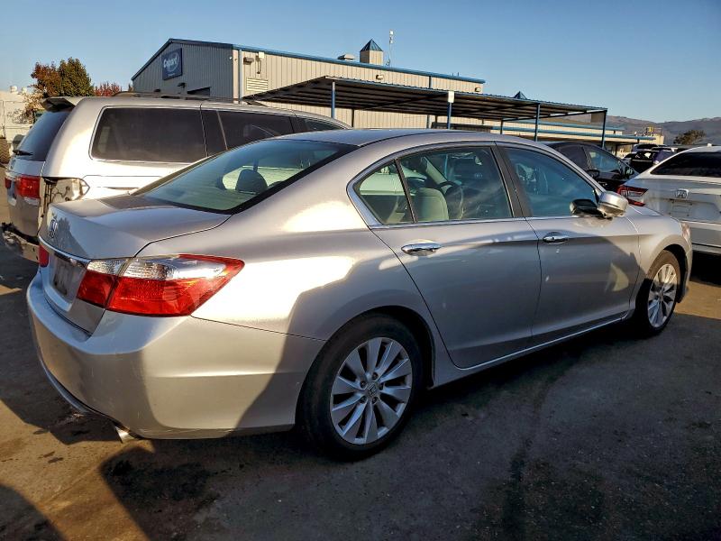 Photo 3 from auction – 2014 HONDA ACCORD EX with VIN 1HGCR2F71EA045616