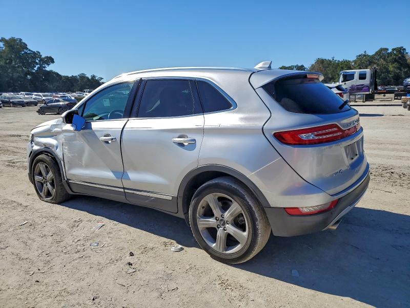 Photo 2 from auction – 2017 LINCOLN MKC PREMIE with VIN 5LMCJ1C93HUL27547