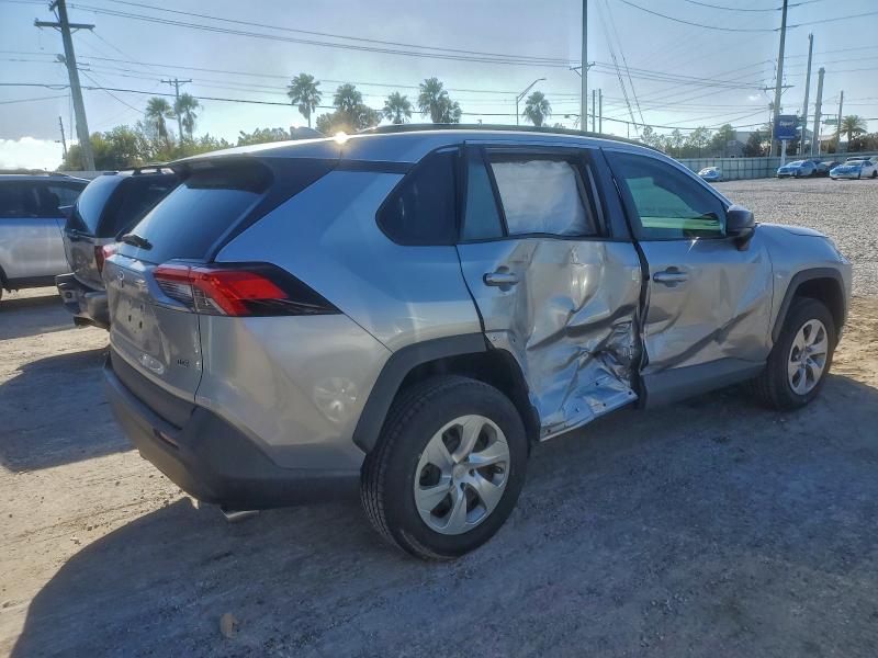 Photo 3 from auction – 2021 TOYOTA RAV4 LE with VIN 2T3H1RFV2MC128105
