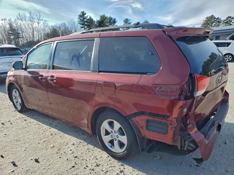 Photo 2 from auction – 2014 TOYOTA SIENNA LE with VIN 5TDKK3DC8ES449973