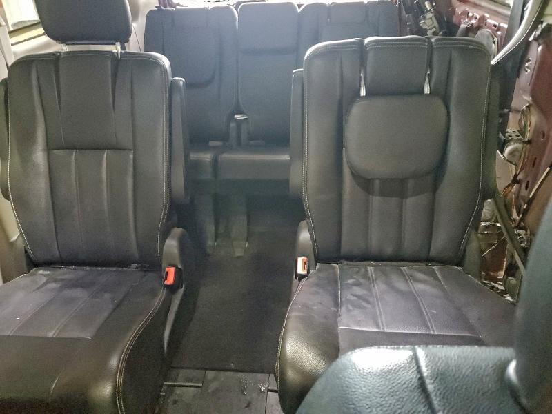 Photo 10 from auction – 2016 CHRYSLER TOWN & COU with VIN 2C4RC1BG5GR112615