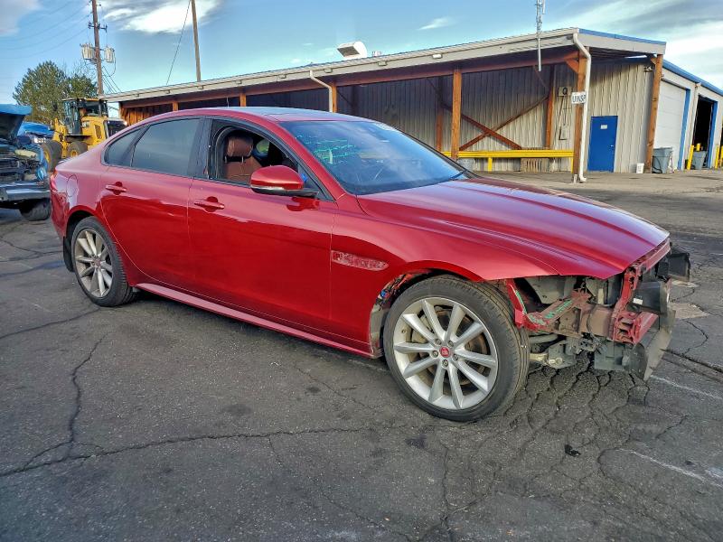 Photo 4 from auction – 2017 JAGUAR XF with VIN SAJBF4BVXHCY27622