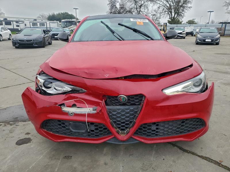 Photo 5 from auction – 2018 ALFA ROMEO GIULIA TI with VIN ZARFAECN4J7597499
