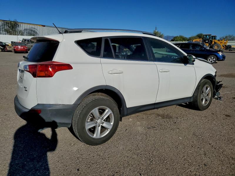 Photo 3 from auction – 2014 TOYOTA RAV4 XLE with VIN JTMRFREV4ED093541