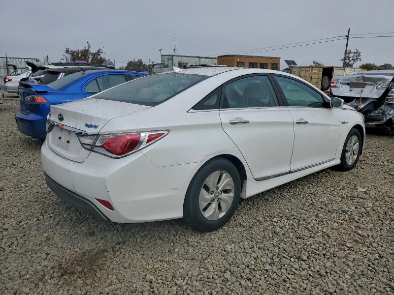 Photo 3 from auction – 2015 HYUNDAI SONATA HYB with VIN KMHEC4A40FA138366
