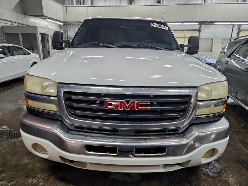 Photo 5 from auction – 2003 GMC SIERRA with VIN 1GTHC23193F217672
