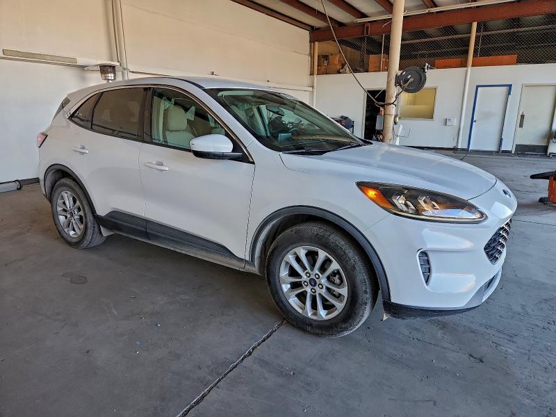 Photo 4 from auction – 2020 FORD ESCAPE with VIN 1FMCU9G62LUA12093