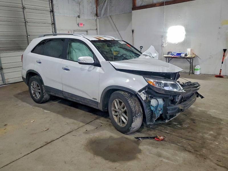 Photo 4 from auction – 2015 KIA SORENTO LX with VIN 5XYKTCA63FG560876