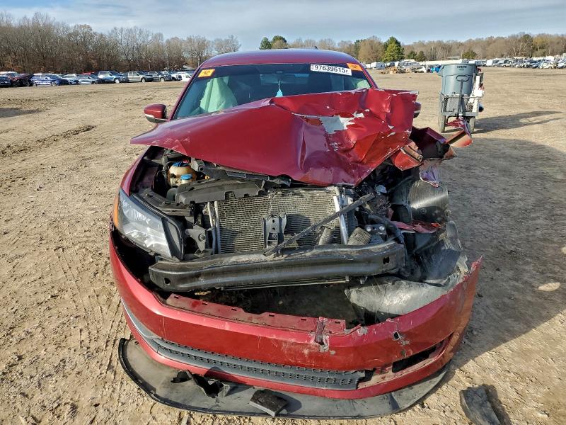Photo 5 from auction – 2015 VOLKSWAGEN PASSAT with VIN 1VWAT7A37FC039668