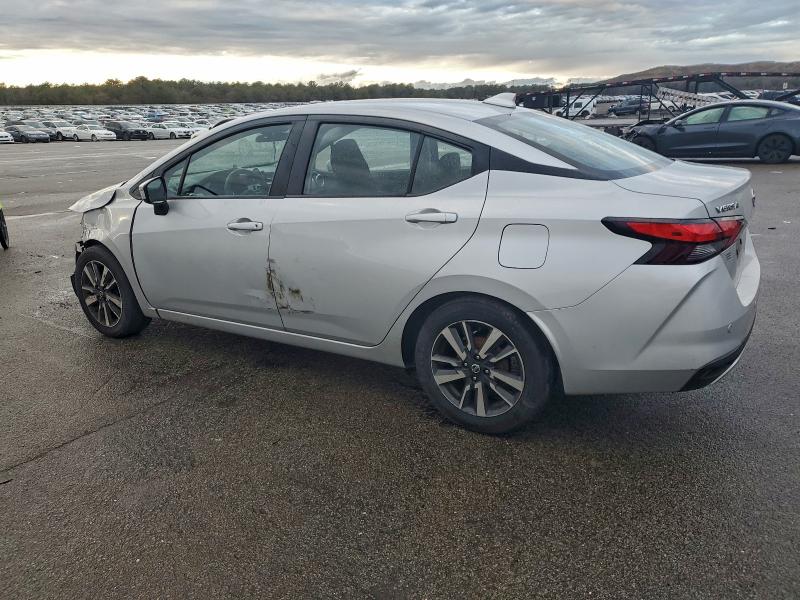 Zdjęcie 2 z aukcji – 2021 NISSAN VERSA z VIN 3N1CN8EV8ML835101