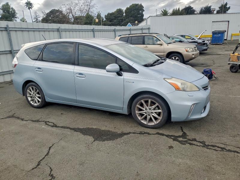 Photo 4 from auction – 2013 TOYOTA PRIUS V with VIN JTDZN3EUXD3267835