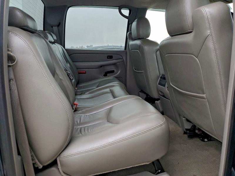 Photo 10 from auction – 2005 CHEVROLET SILVERADO with VIN 1GCHC23275F852871