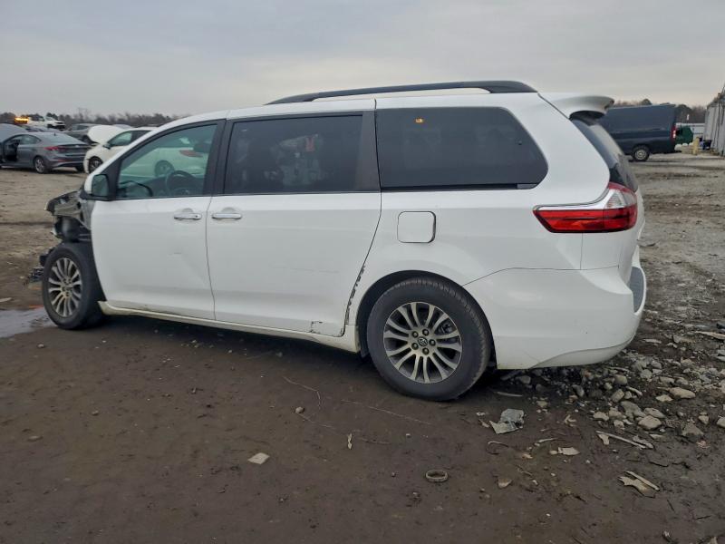 Photo 2 from auction – 2016 TOYOTA SIENNA with VIN 5TDKK3DCXGS694695