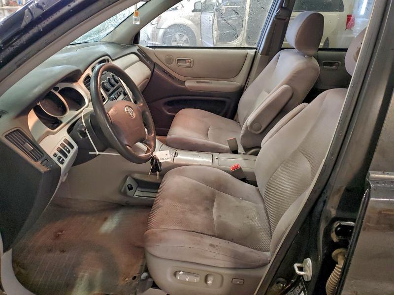 Photo 7 from auction – 2004 TOYOTA HIGHLANDER with VIN JTEEP21A440052799