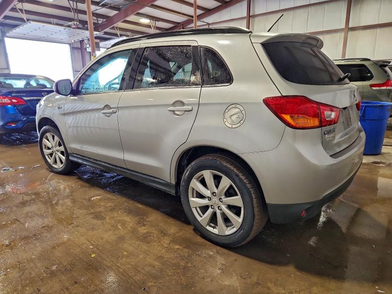 Photo 2 from auction – 2015 MITSUBISHI OUTLANDER with VIN 4A4AP4AW5FE042842