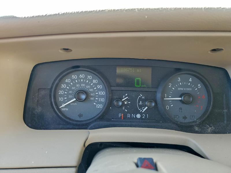 Photo 9 from auction – 2006 MERCURY GRAND MARQ with VIN 2MEFM75V56X645201