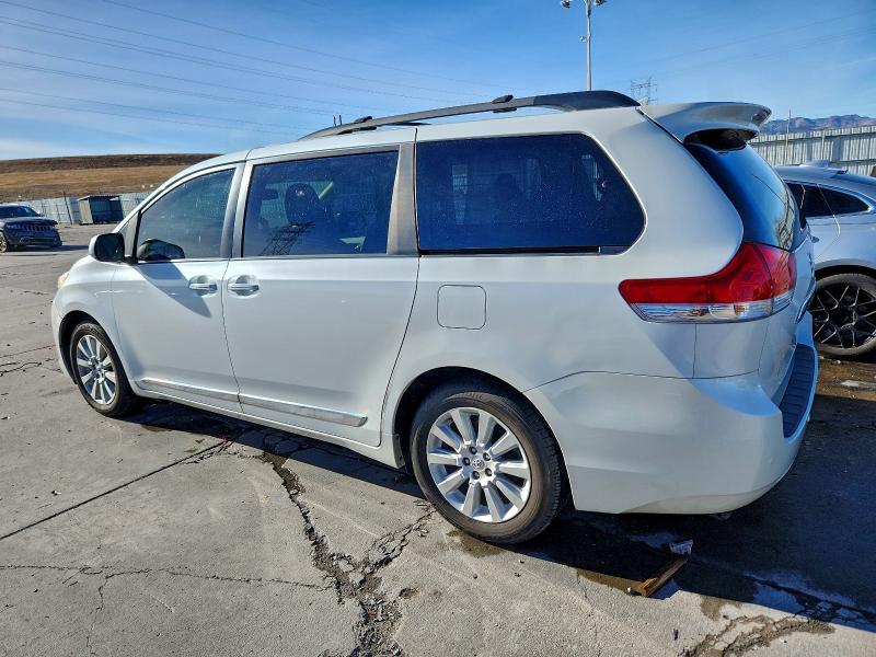 Photo 2 from auction – 2012 TOYOTA SIENNA XLE with VIN 5TDDK3DC3CS044349