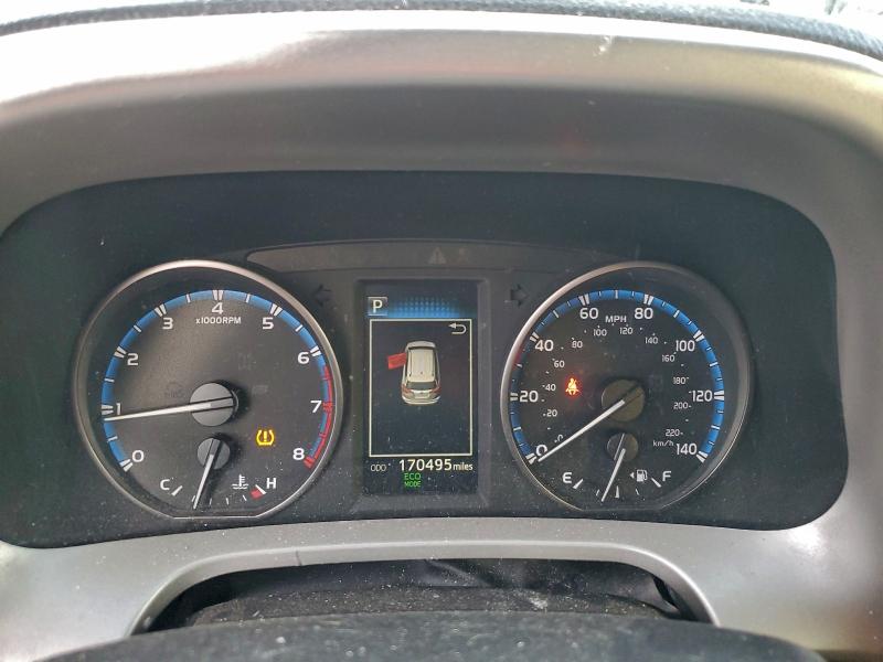 Photo 9 from auction – 2017 TOYOTA RAV4 LE with VIN 2T3BFREV6HW632895