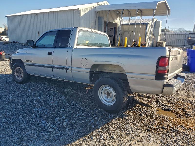 Foto 2 de la subasta – 2000 DODGE RAM 1500 con VIN 1B7HC13Y2YJ170447