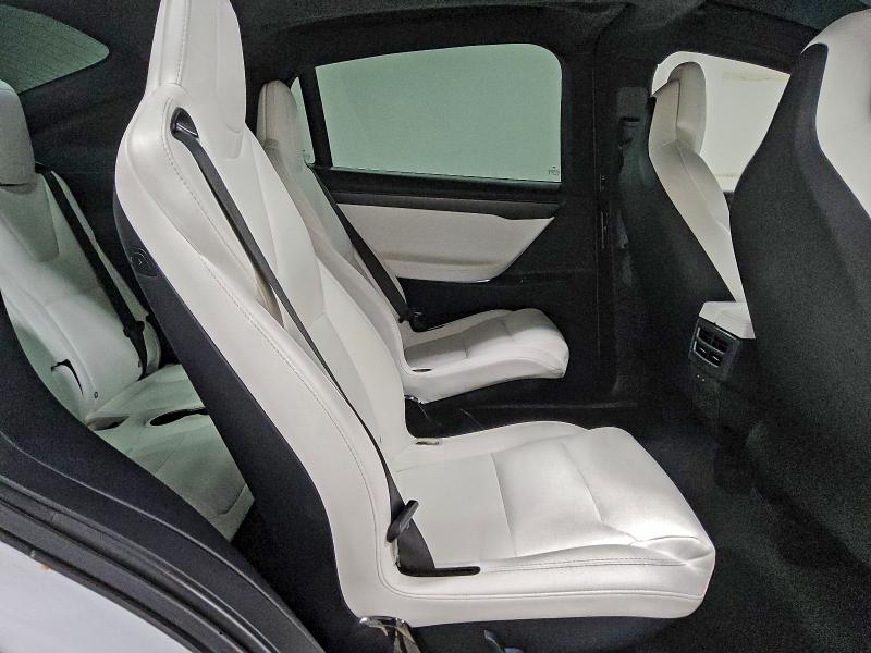 Photo 11 from auction – 2018 TESLA MODEL X with VIN 5YJXCBE21JF138919