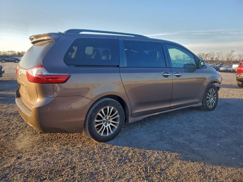 Photo 3 from auction – 2020 TOYOTA SIENNA XLE with VIN 5TDYZ3DC0LS054298