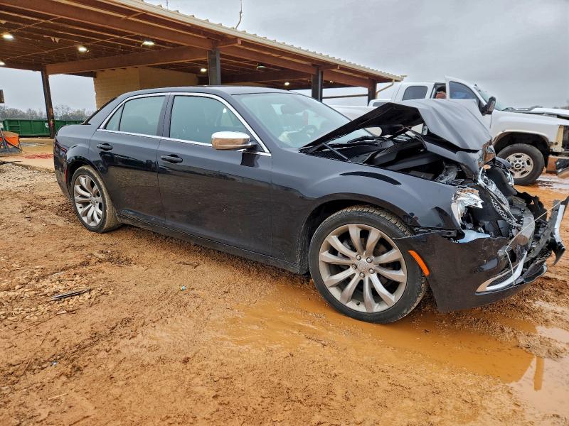Photo 4 from auction – 2019 CHRYSLER 300 TOURIN with VIN 2C3CCAAG0KH612353