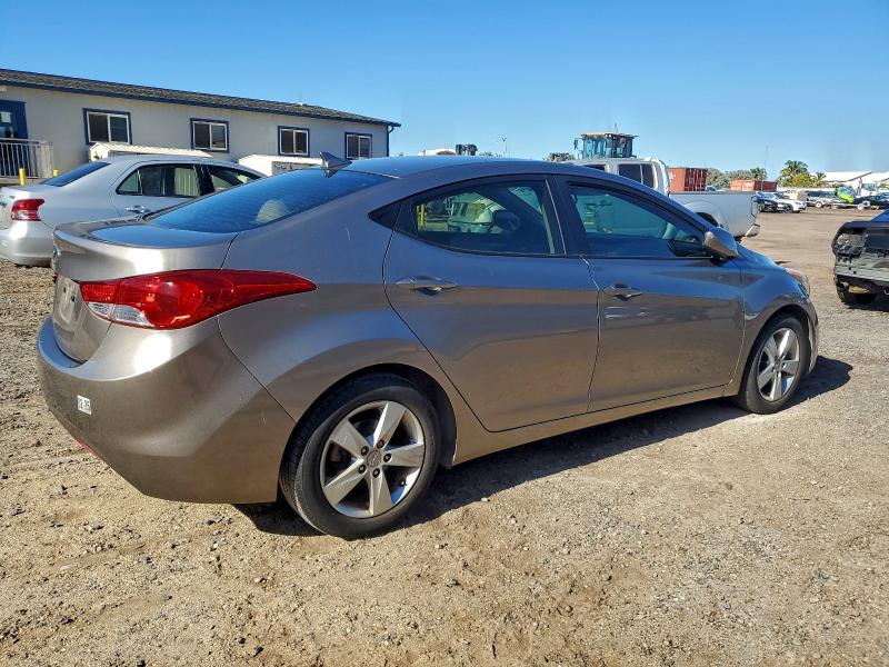 Photo 3 from auction – 2013 HYUNDAI ELANTRA GL with VIN 5NPDH4AE5DH239192