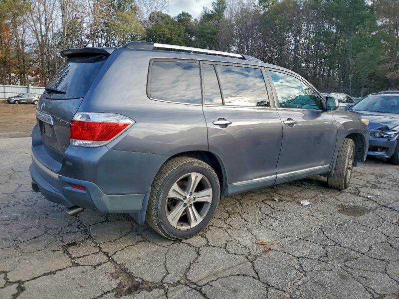 Photo 3 from auction – 2011 TOYOTA HIGHLANDER with VIN 5TDDK3EHXBS052599