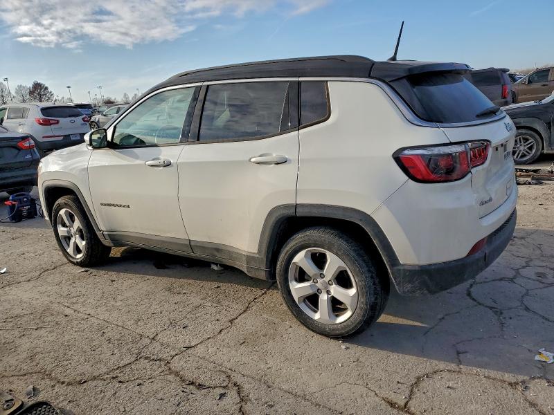 Фото 2 с аукциона – 2018 JEEP COMPASS LA с VIN 3C4NJDBB1JT349715