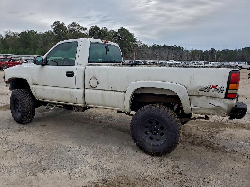 Photo 2 from auction – 2000 CHEVROLET SILVERADO with VIN 1GCEK14V7YE428092