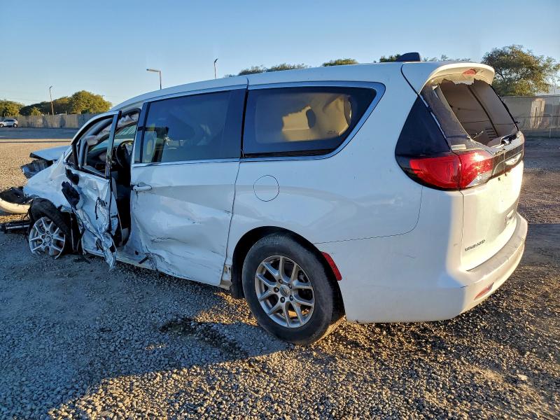 Photo 2 from auction – 2022 CHRYSLER VOYAGER with VIN 2C4RC1CG4NR166127