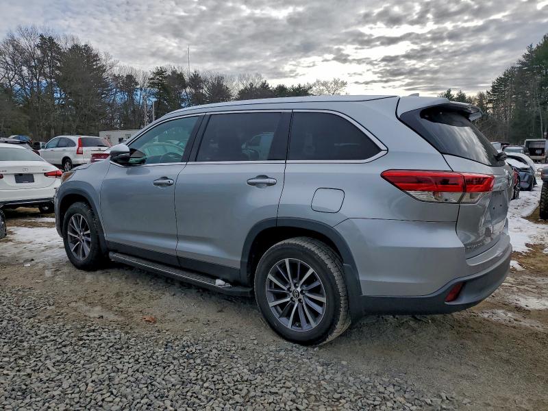 Photo 2 from auction – 2019 TOYOTA HIGHLANDER with VIN 5TDJZRFH7KS568757