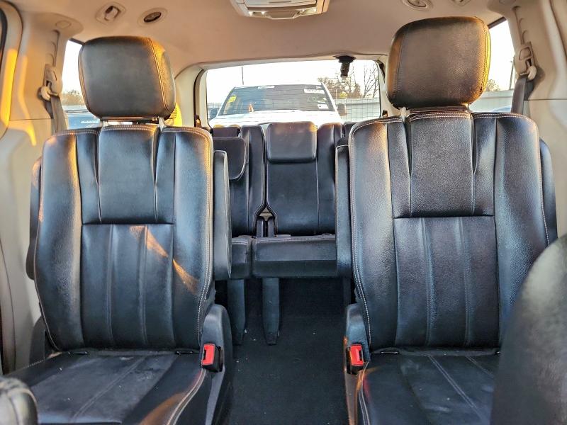 Photo 10 from auction – 2016 CHRYSLER TOWN & COU with VIN 2C4RC1BG1GR172858