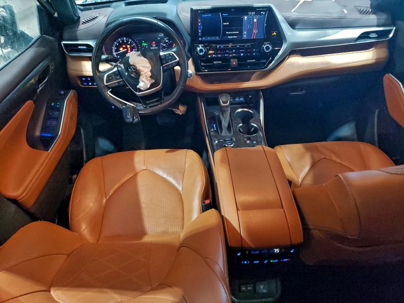 Photo 8 from auction – 2022 TOYOTA HIGHLANDER with VIN 5TDFZRBH5NS181012