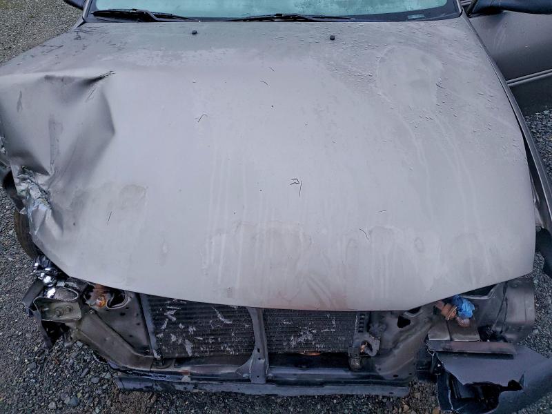 Photo 11 from auction – 2002 FORD ESCORT with VIN 3FAFP13P52R137285
